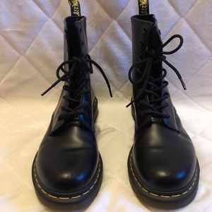 Dr.Marten’s Combat Boots size Women’s 11, Men’s 9